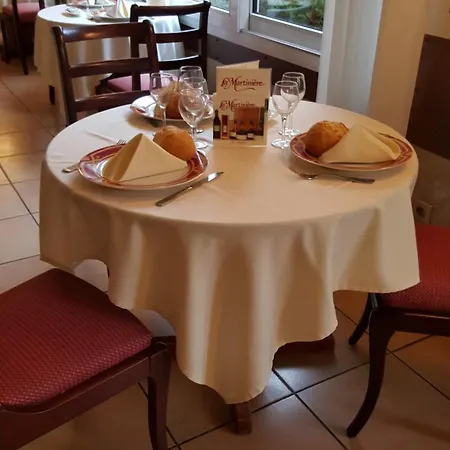 Restaurant La Martiniere Hotel Montélier
